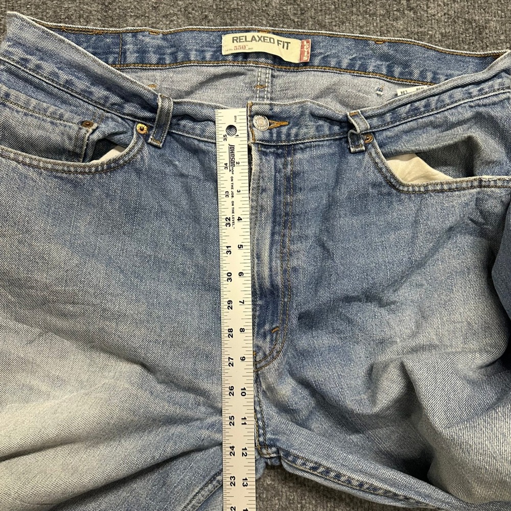 Levi's Jeans Mens Size 38x34 Light Wash 550 Relaxed Fit Cotton Denim Blue Casual - Picture 4 of 9